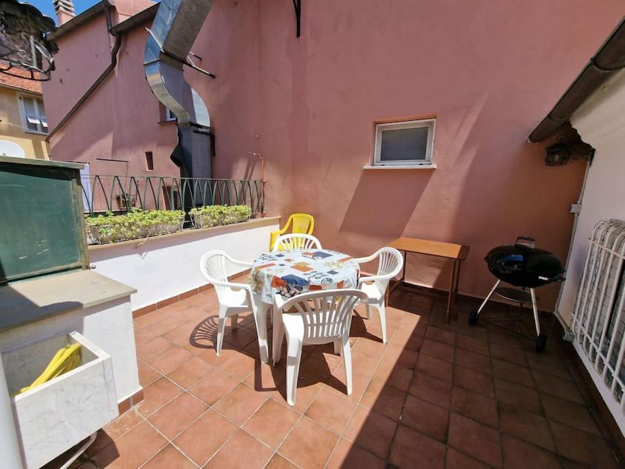 Silver Sands Finale Ligure - Traditional Apartment - 4 Beds & Terrace By The Beach Exteriér fotografie