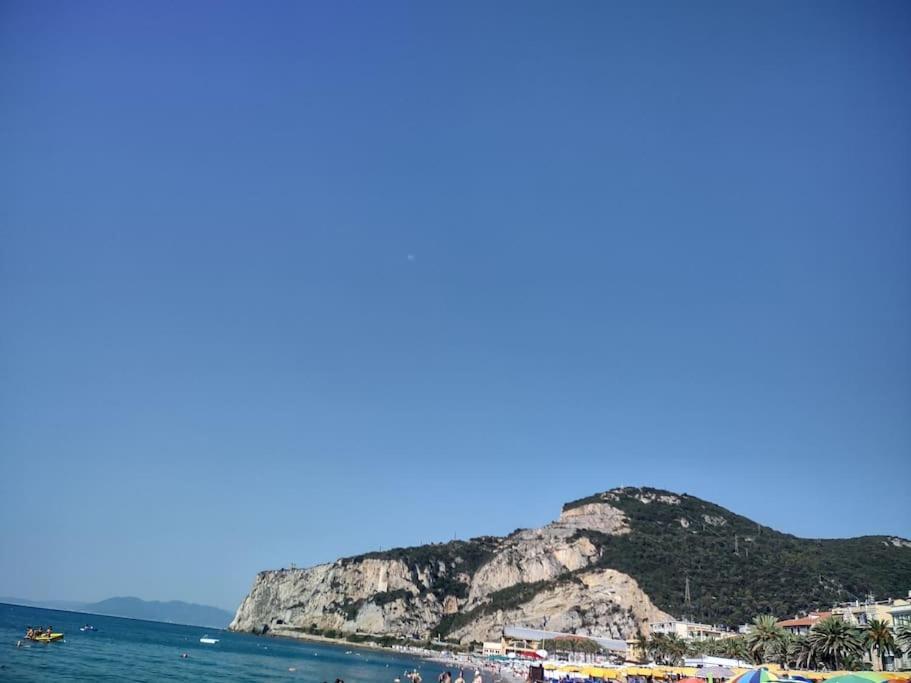 Silver Sands Finale Ligure - Traditional Apartment - 4 Beds & Terrace By The Beach Exteriér fotografie